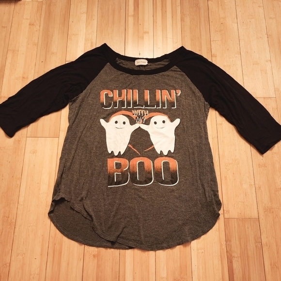 Free Kisses Chillin With My Boo Ragland Tee Shirt Women's Large L Grey Black EUC - Picture 1 of 7